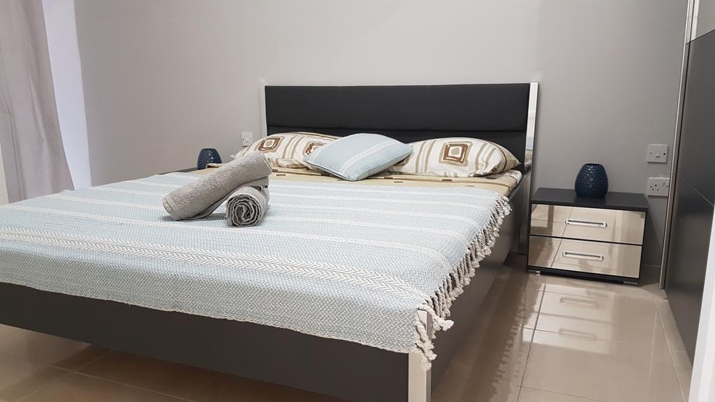 Spinola Seafront Apartment San Ġiljan Kültér fotó